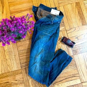 Rag & Bone
Color: Axel 
31 W x 30 L 
Excellent Condition + Washed 
Fit 1